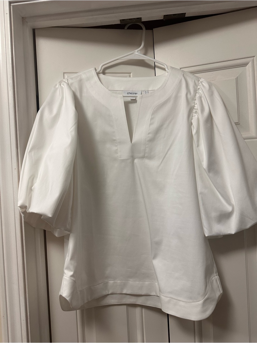 Chico's White Puff-Sleeve Split-Neck Blouse